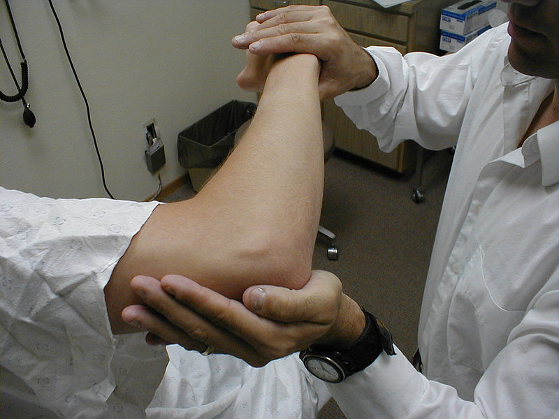 Fil:Neuro exam elbow extension2.jpg